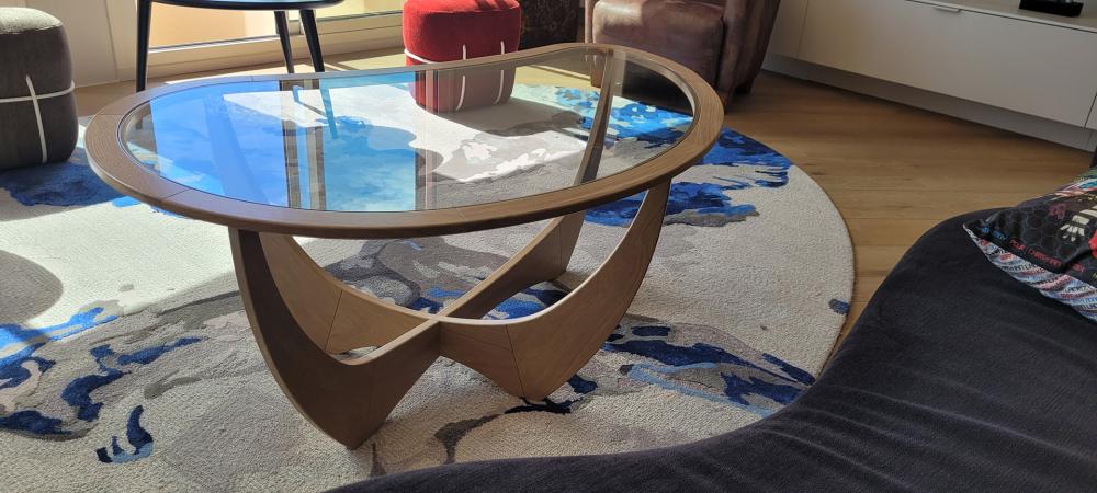 table-basse-design-moderne-bois-clair-verre