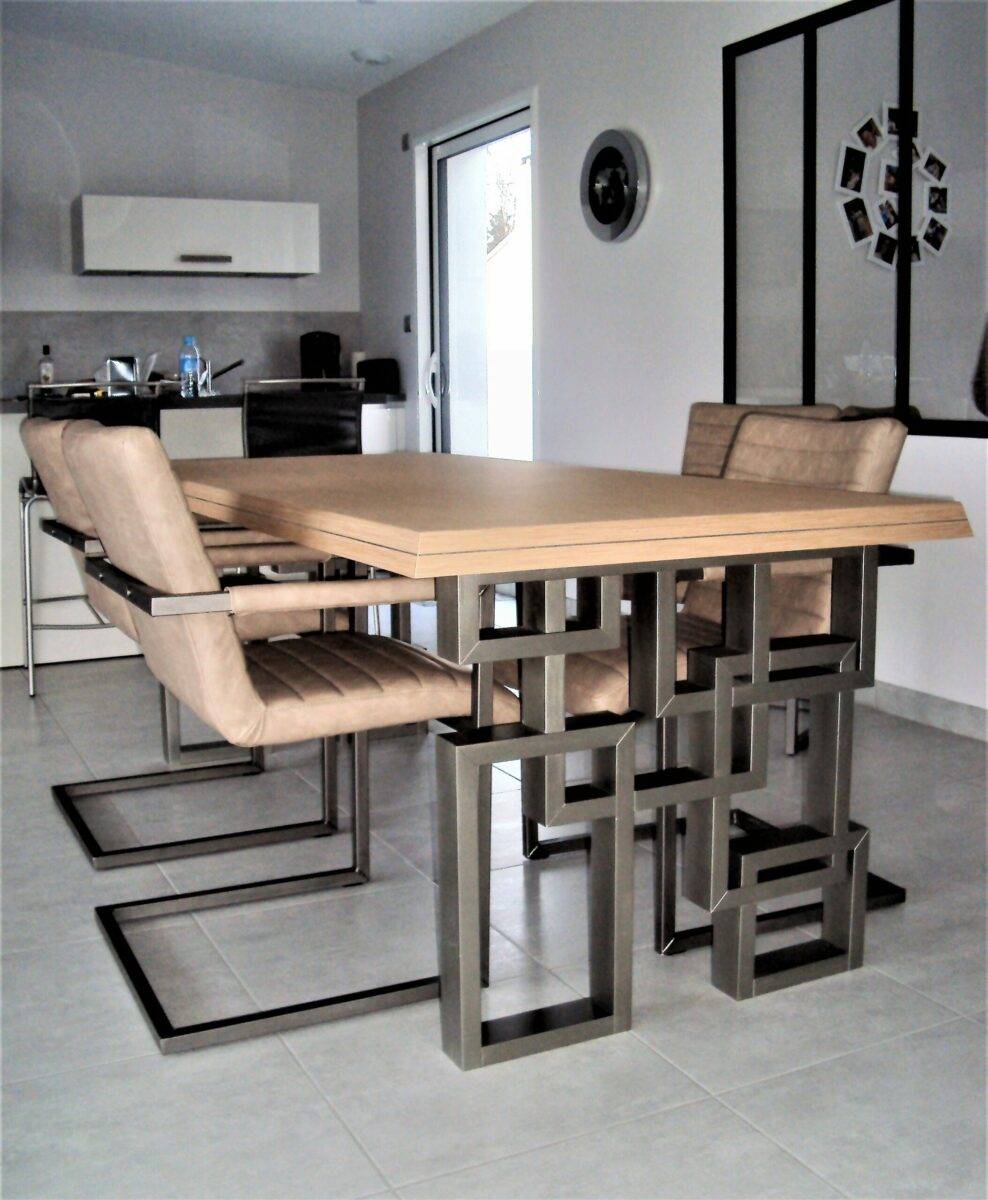 Table-design-sur-mesure-bois-noir