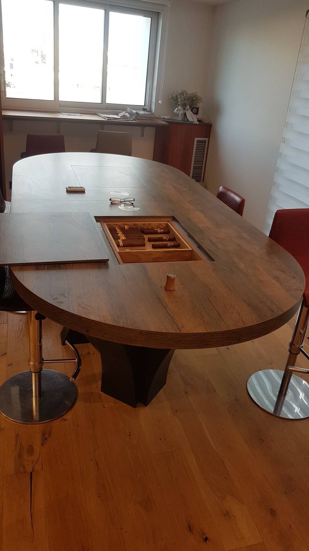 Table-bois-cave-cigare-integre